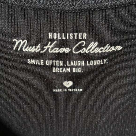 black tie shirt from hollister - Picture 3 of 3